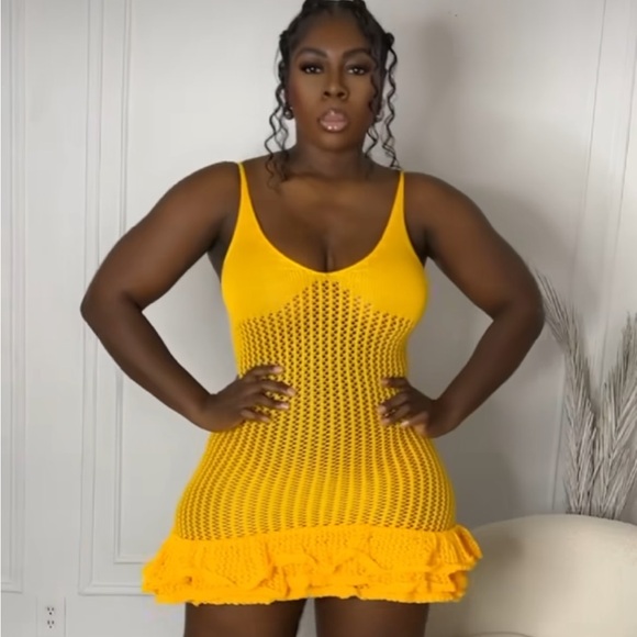 Yellow Knitted Mini Ruffled Hem dress - Picture 4 of 7